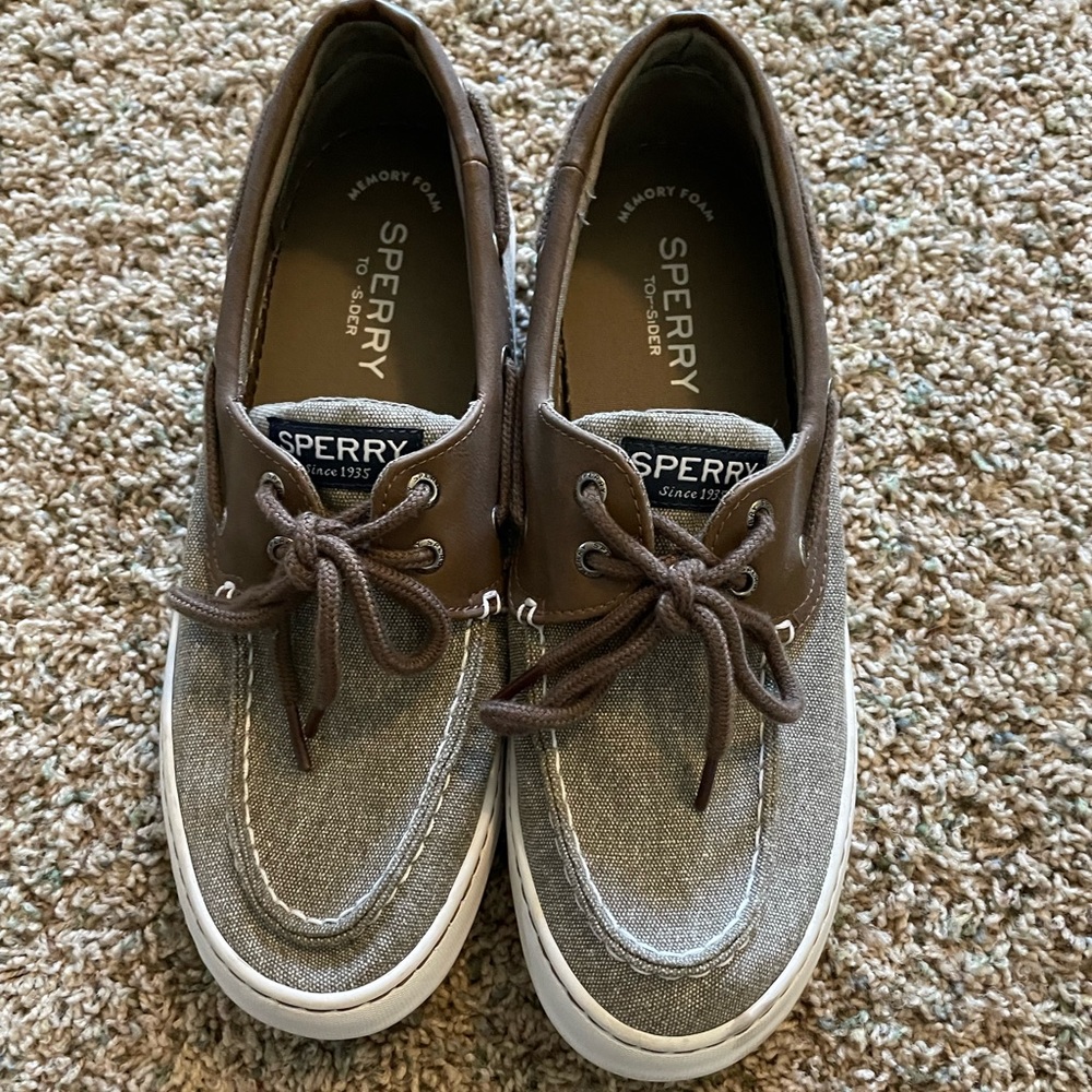 Size 10 Sperrys